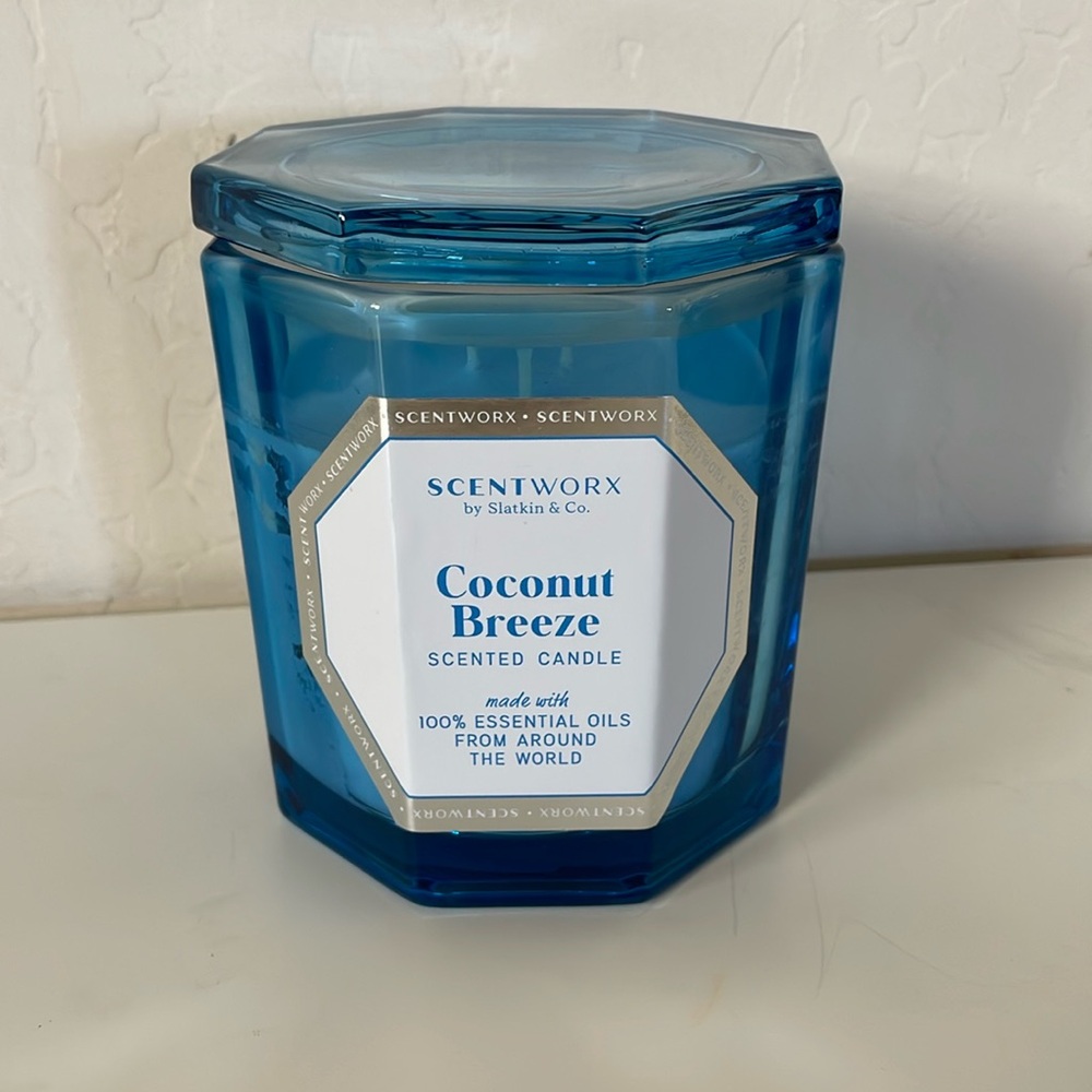 New Scentworx by Slatkin & Co Coconut
Breeze Candle. 3 Wick , 14.5 oz.